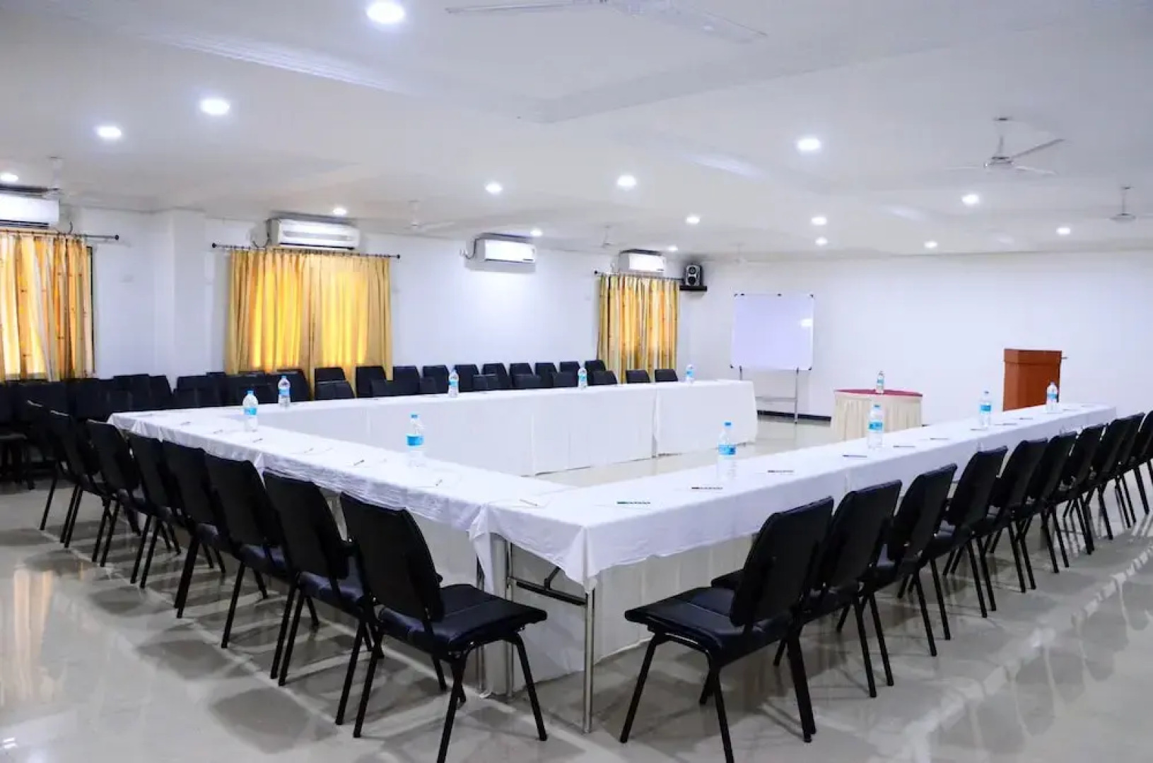 OYO 7293 Basilica Holiday Home