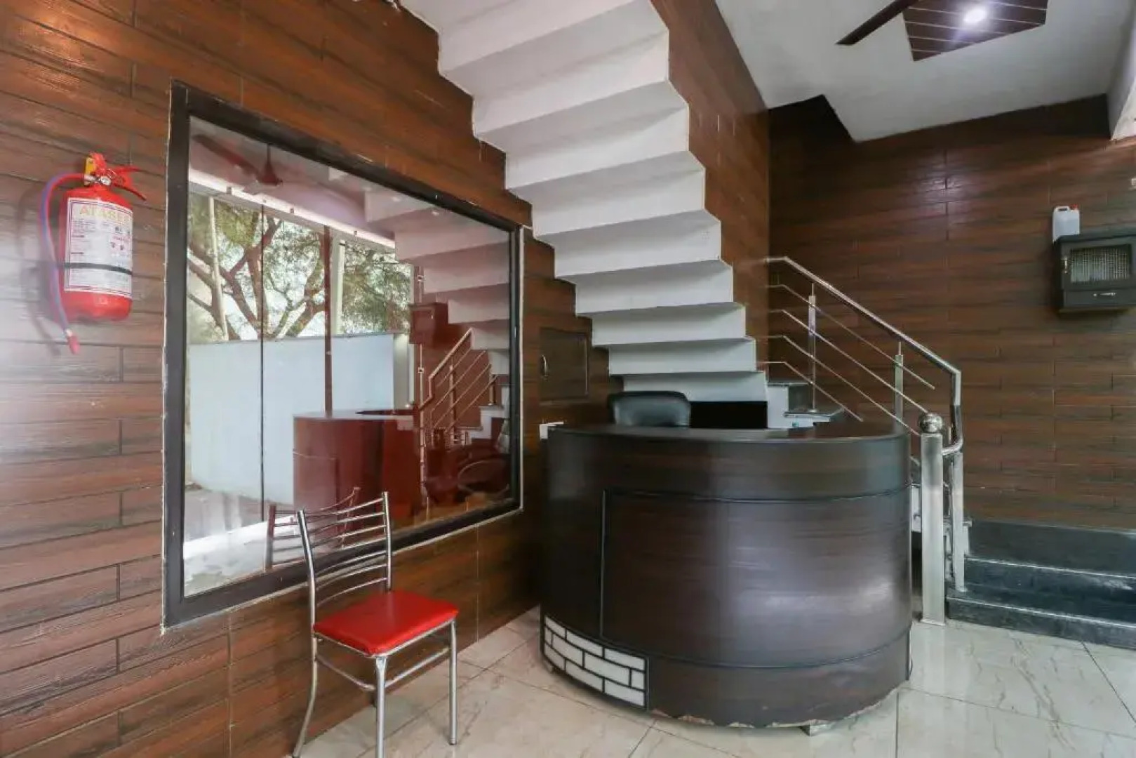 OYO 65320 Hotel Surya