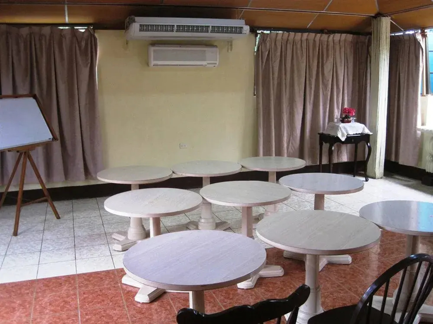 Hotel Ivania's
