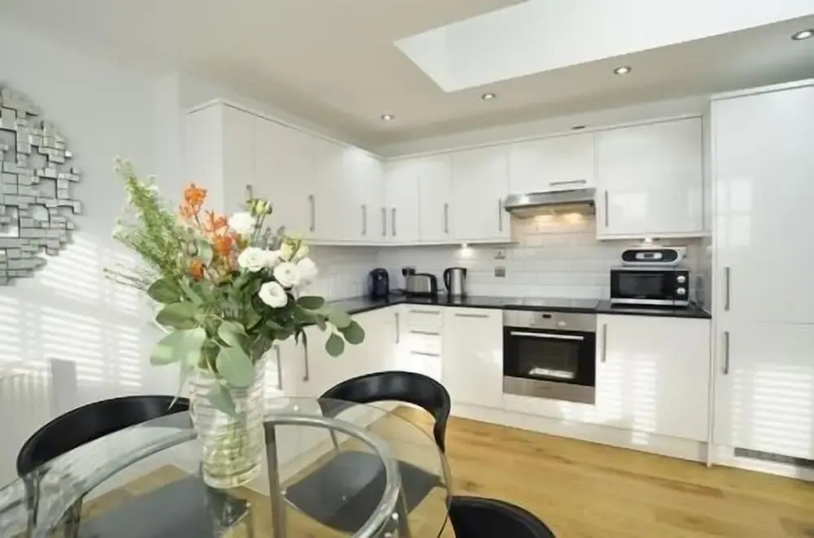 Ei8ht Brighton Apartments