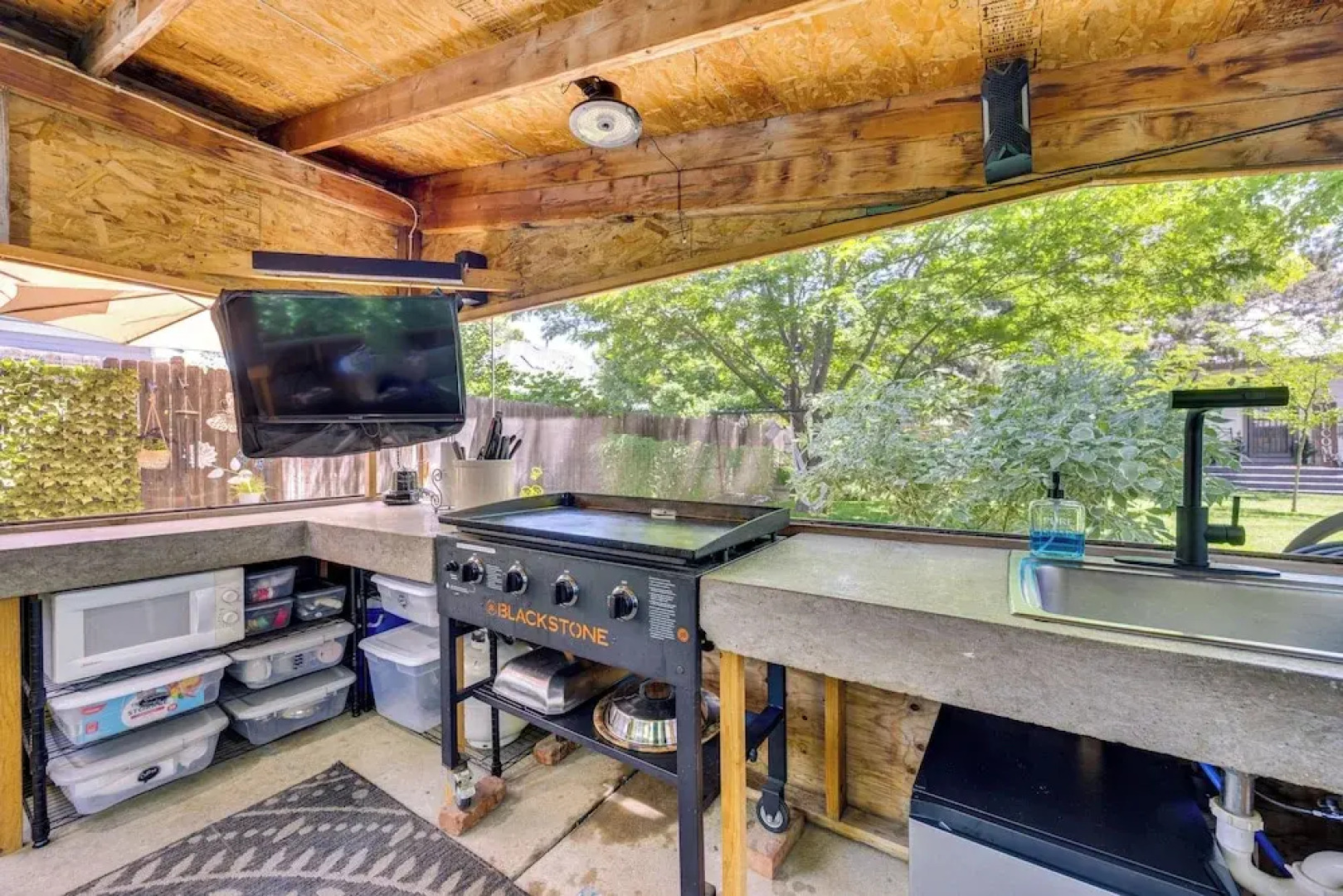 Las Animas Studio w/ Lush Backyard Paradise!