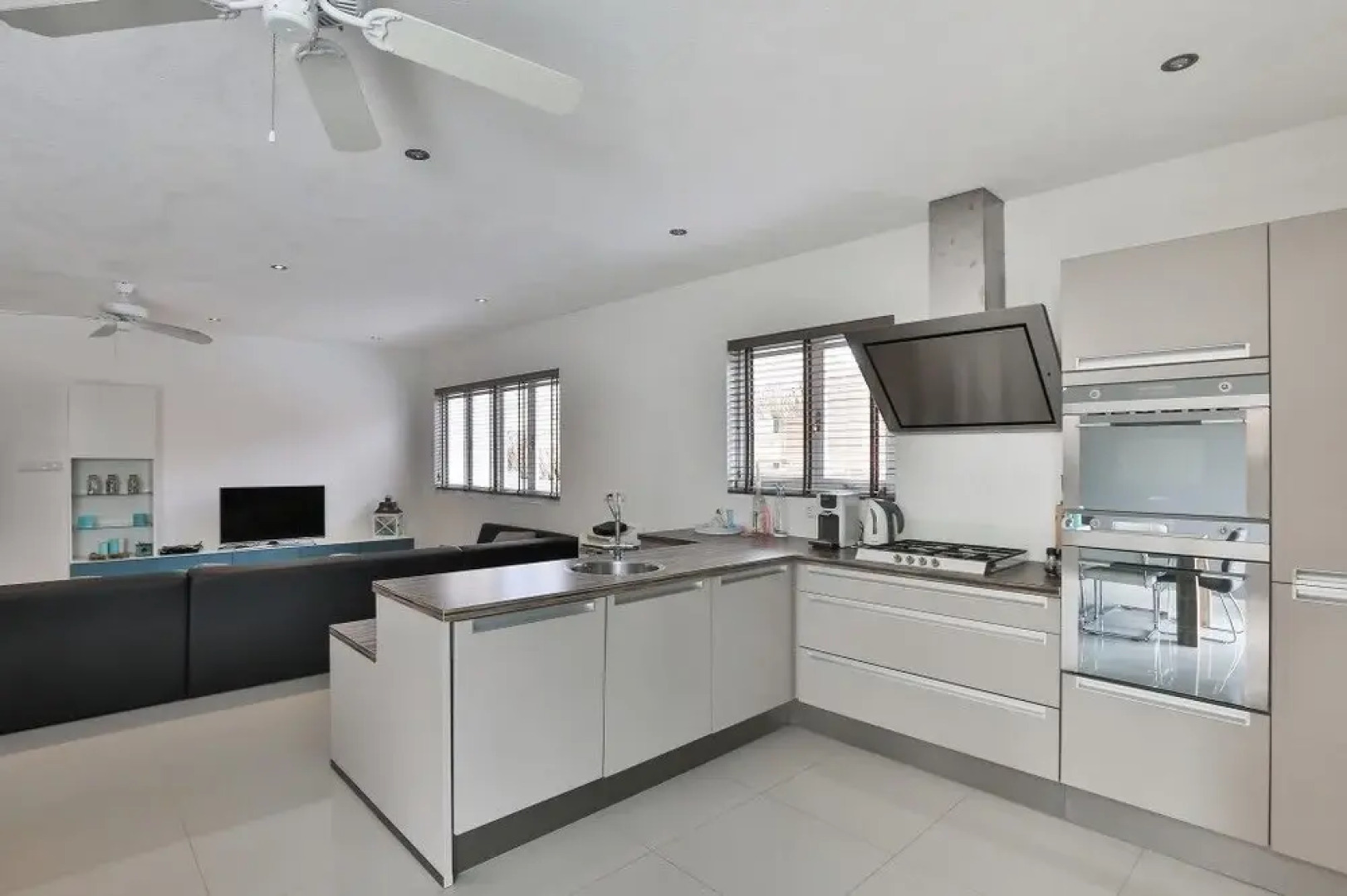 Luxury Villa With Pool in Jan Thiel