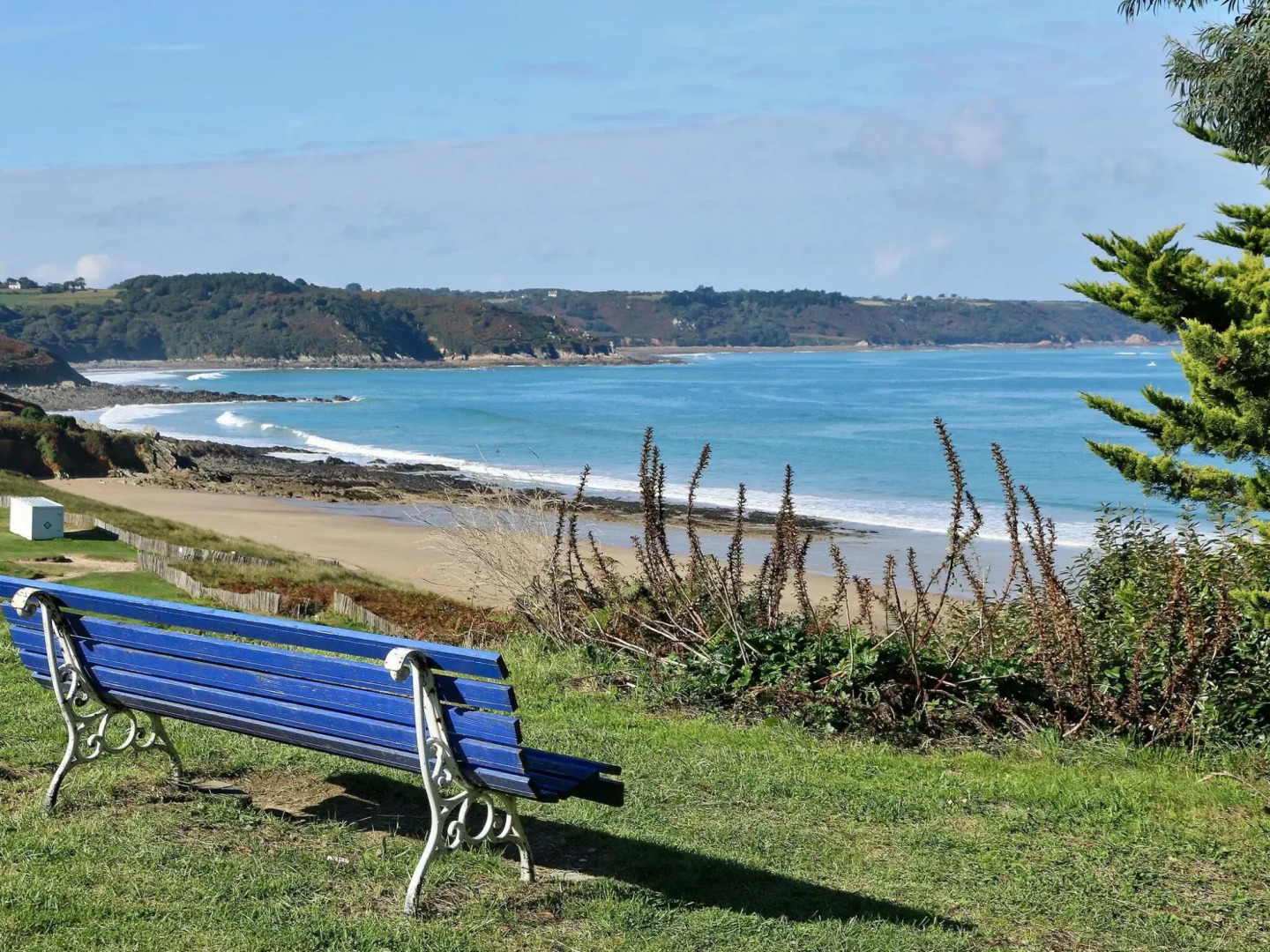 Charming 17th century house, beautiful garden, in Huelgoat