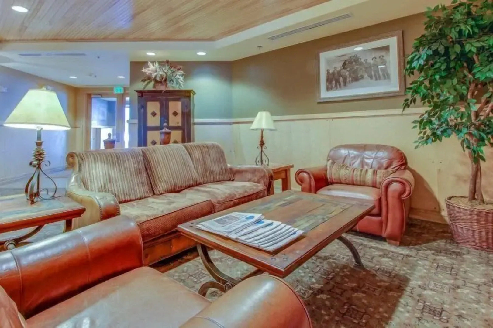 1 Bedroom Mountain Condo in the Heart of River Run Village within walking distance to ski lift