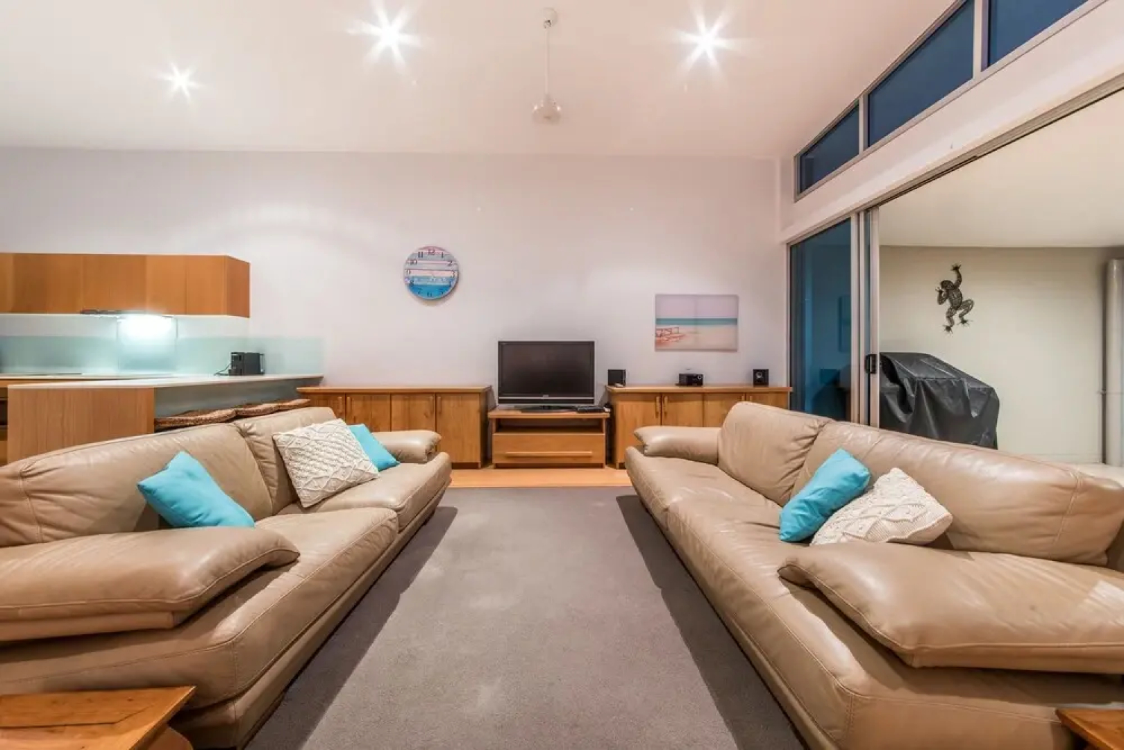 Azure Seas Executive - Airlie Beach