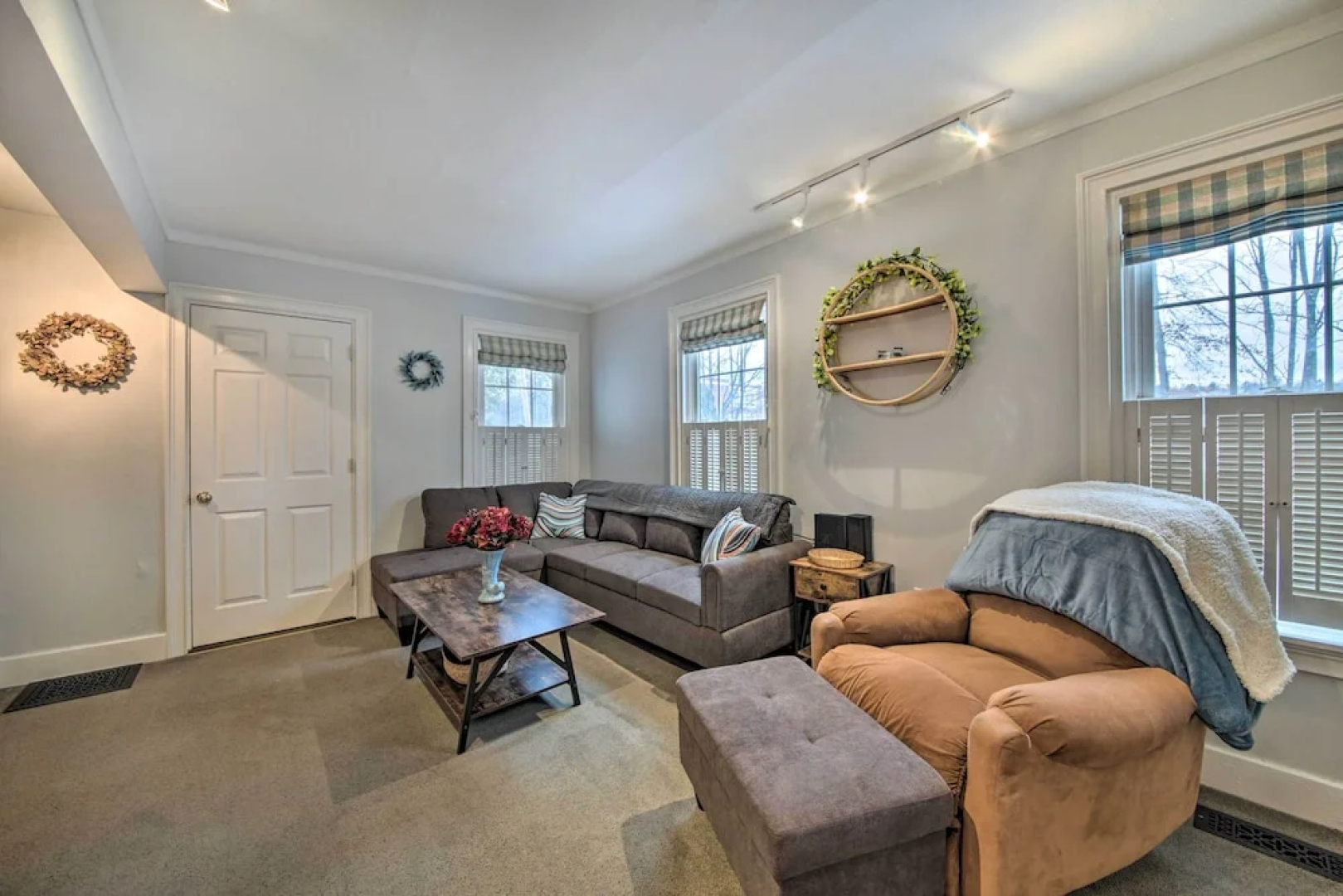 Charming Belfast Home, Walk to Downtown!