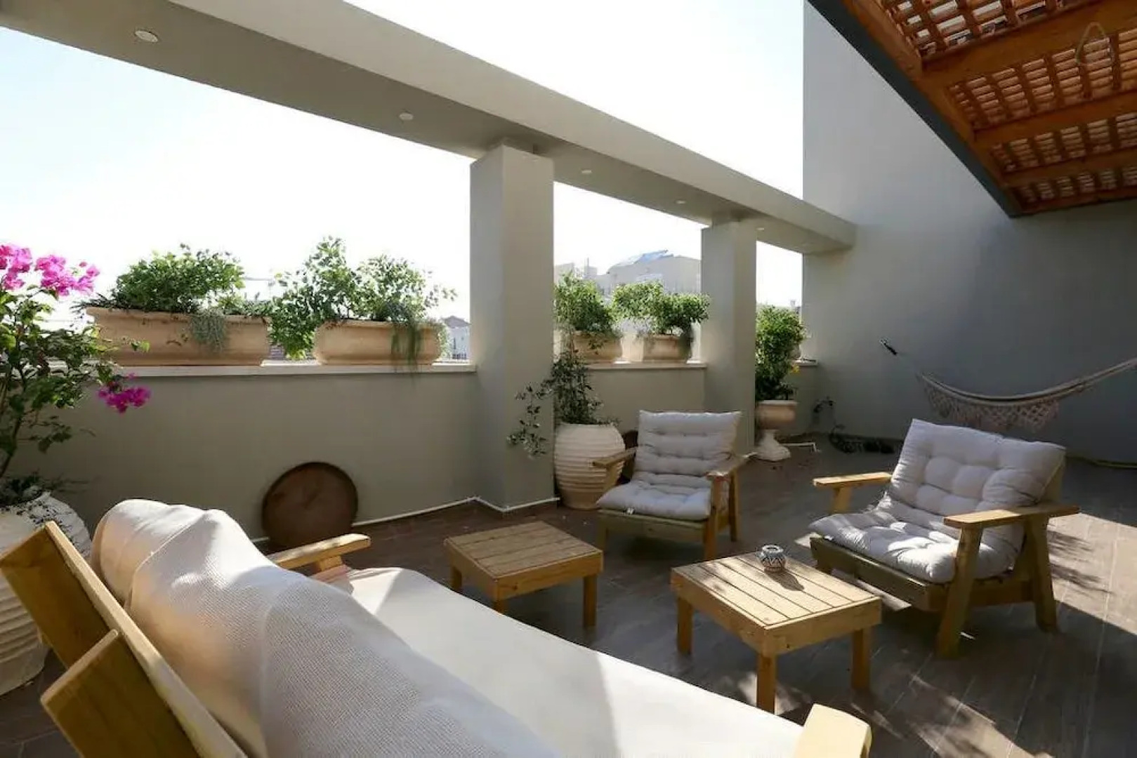 Holyguest - Margoza  15