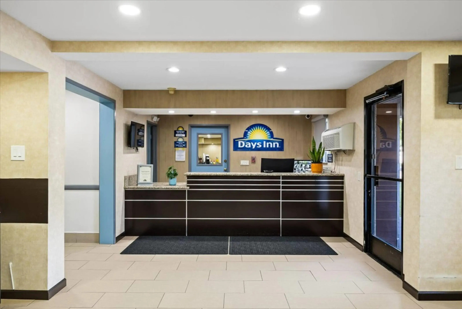 Days Inn by Wyndham Woodland