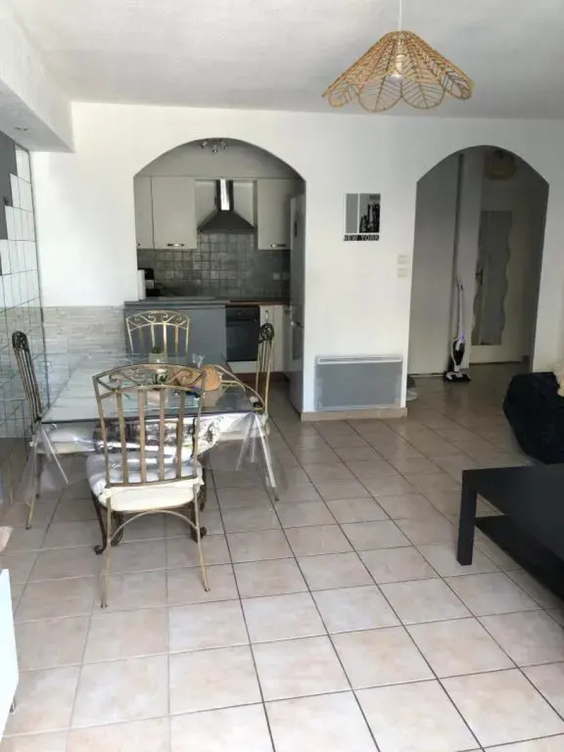 T2 Sausset Proche de la Mer