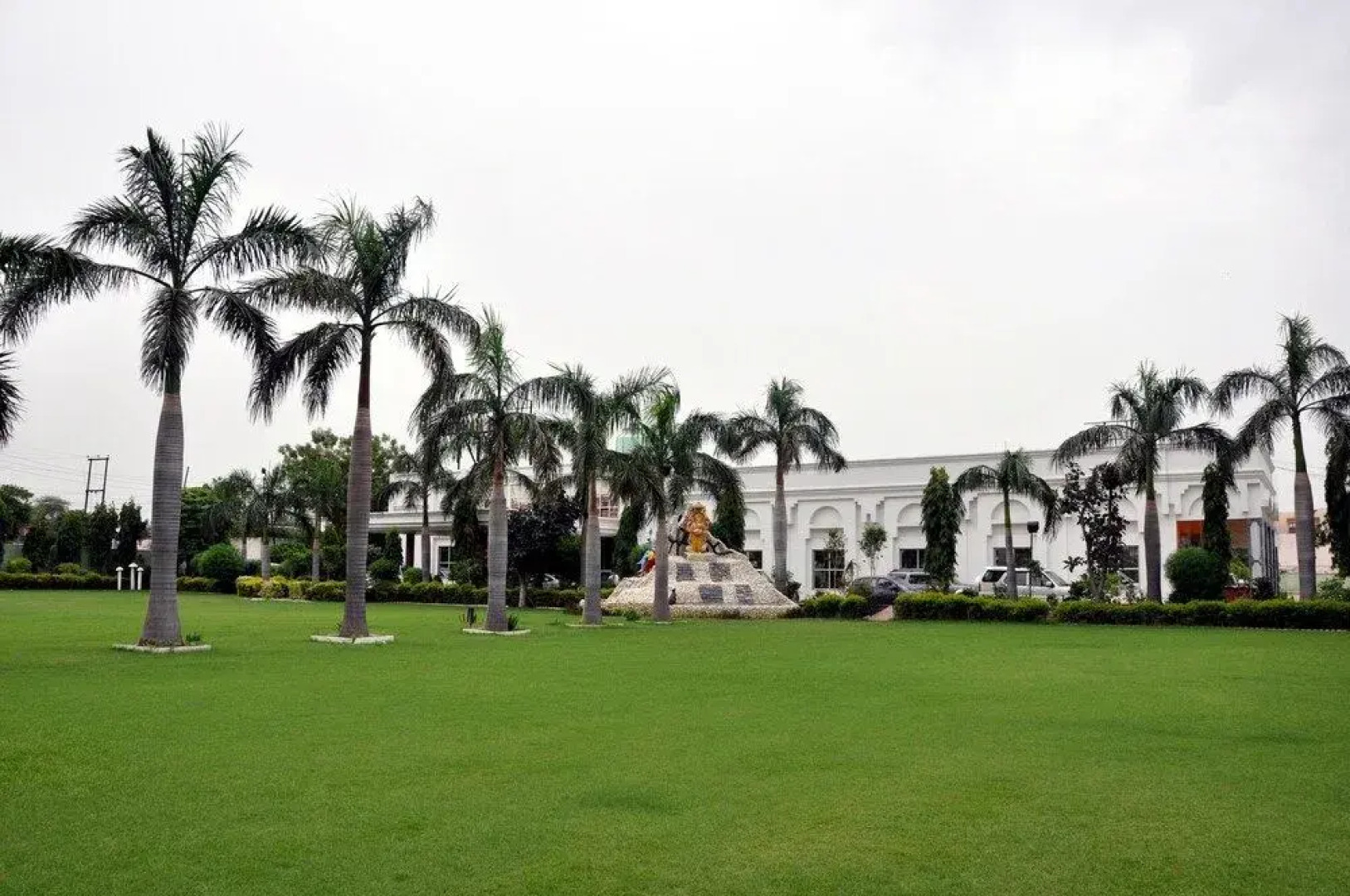Hotel Goverdhan Palace