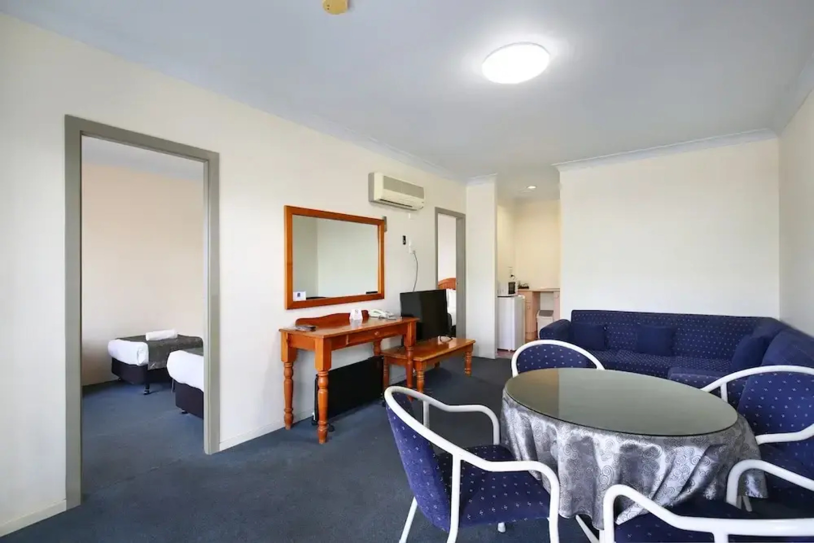 New England Motor Inn