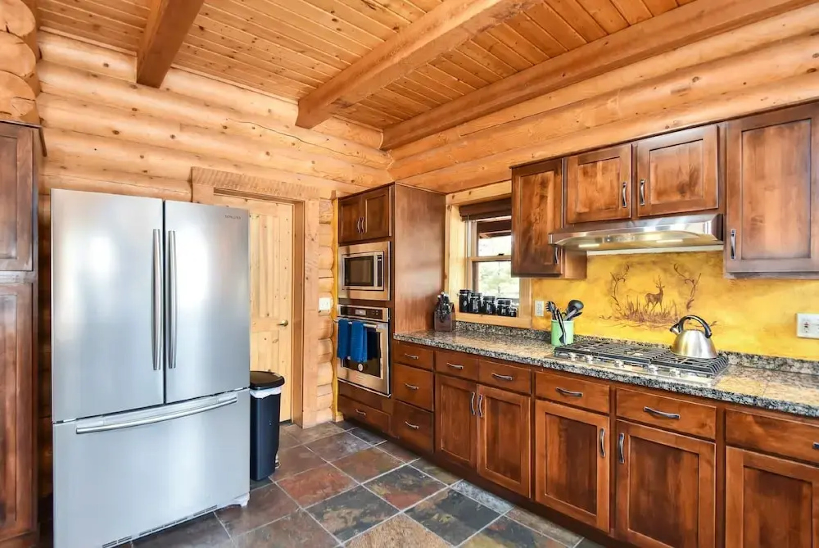 FlagRanch - 4 Br cabin by RedAwning