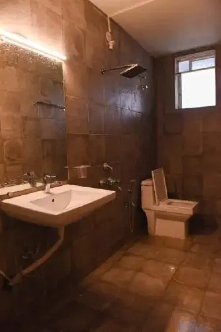 Woke Hostel - Morjim