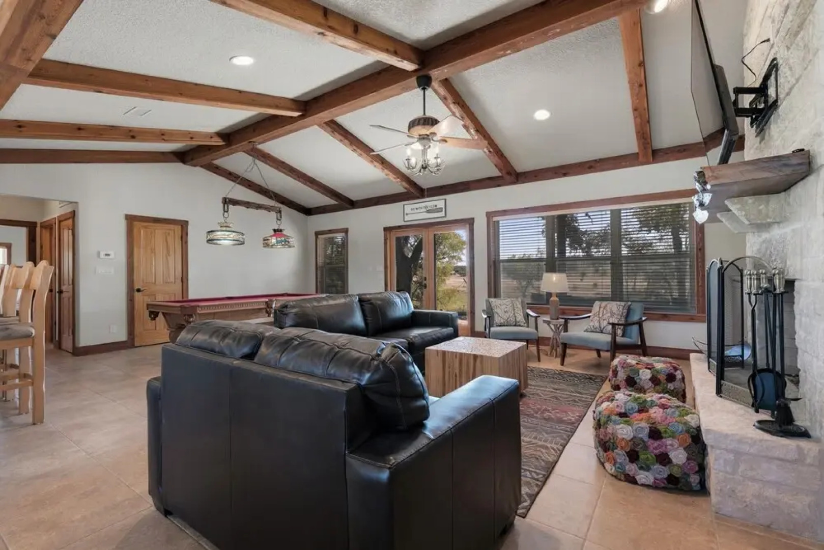 New Gorgeous Ranch With Private Swimming River, Waterfall, & Firepit