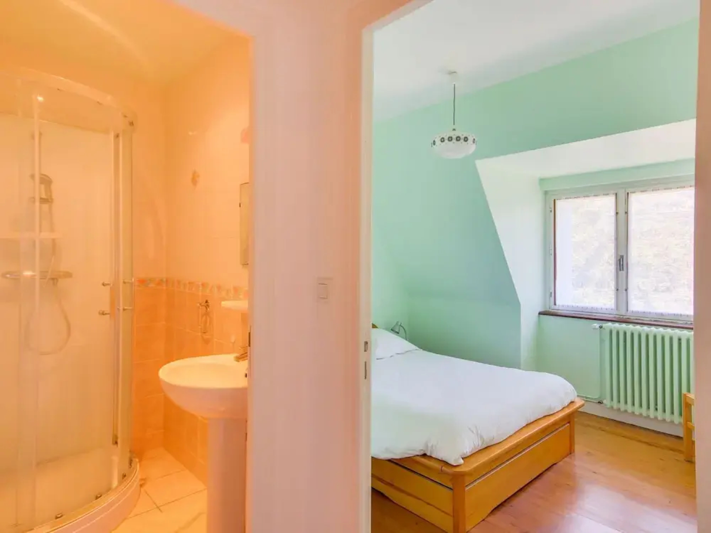 Spacious Holiday Home near Forest in Auvergne