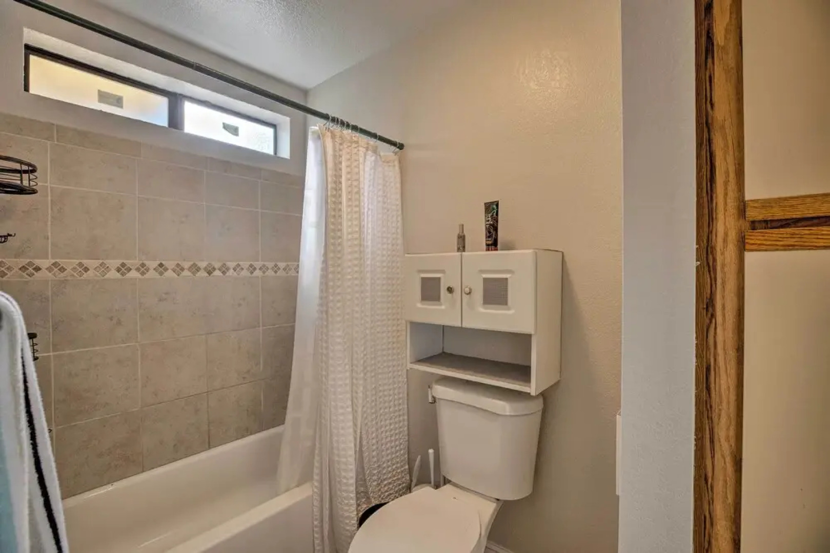 3 Mi to Westgate: Desert Home w/ Hot Tub in Peoria