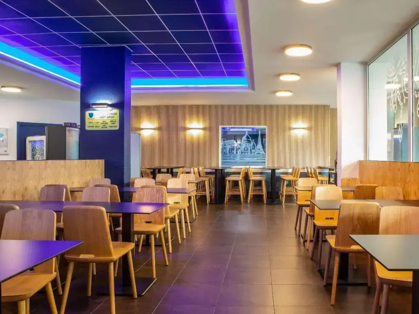Отель ibis budget Paris Porte de Montmartre