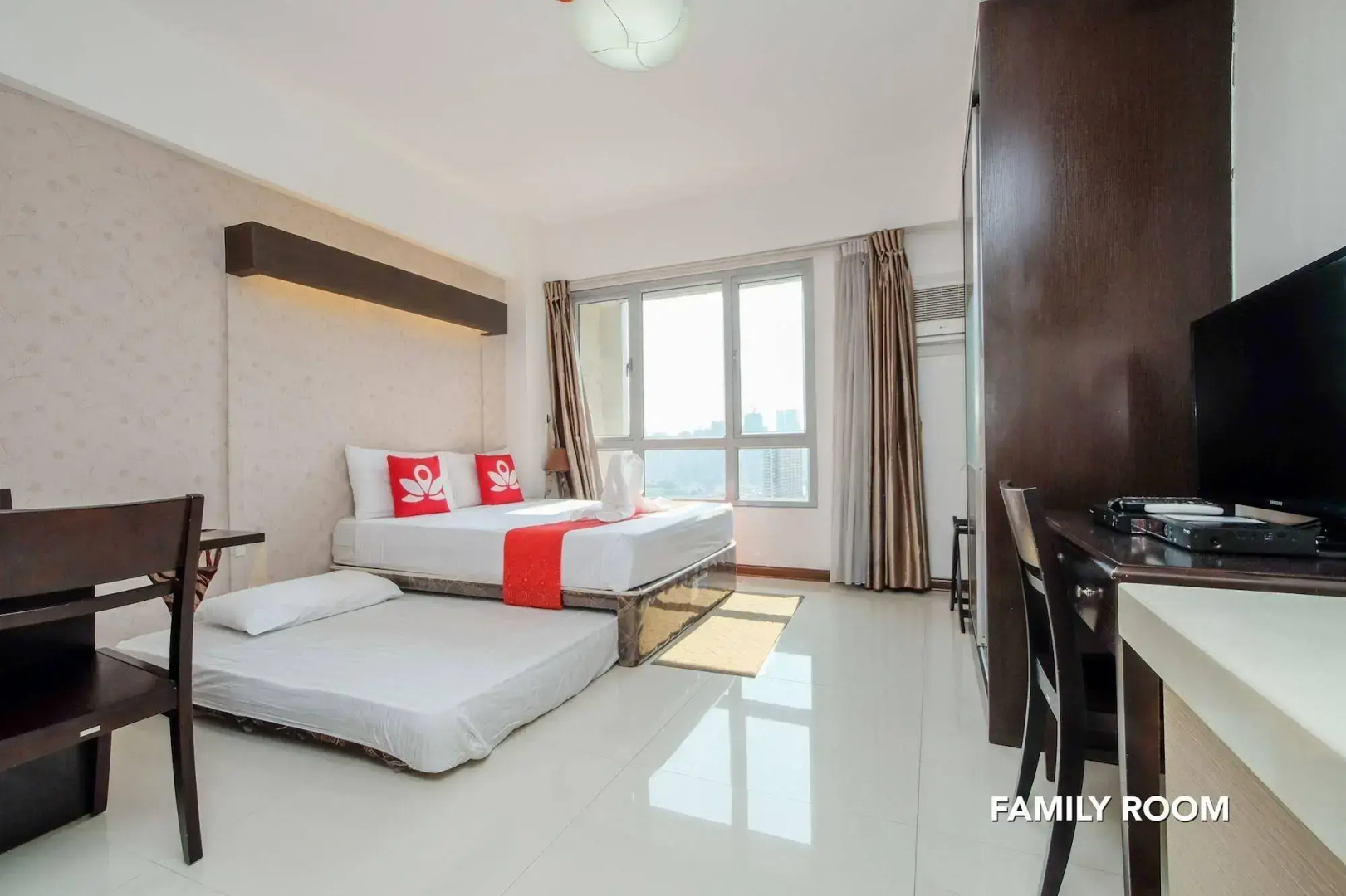 Sunshine City Suites