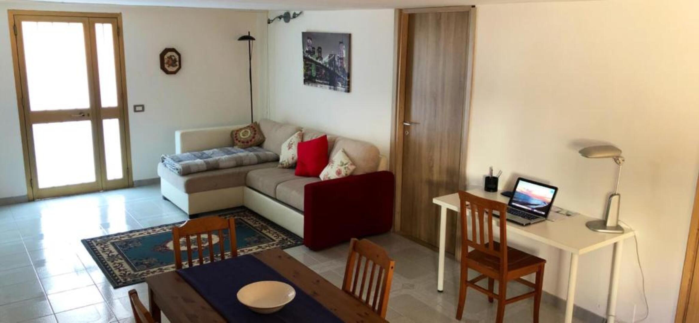 Domus Aurea - Appartamento intero ed indipendente con giardino