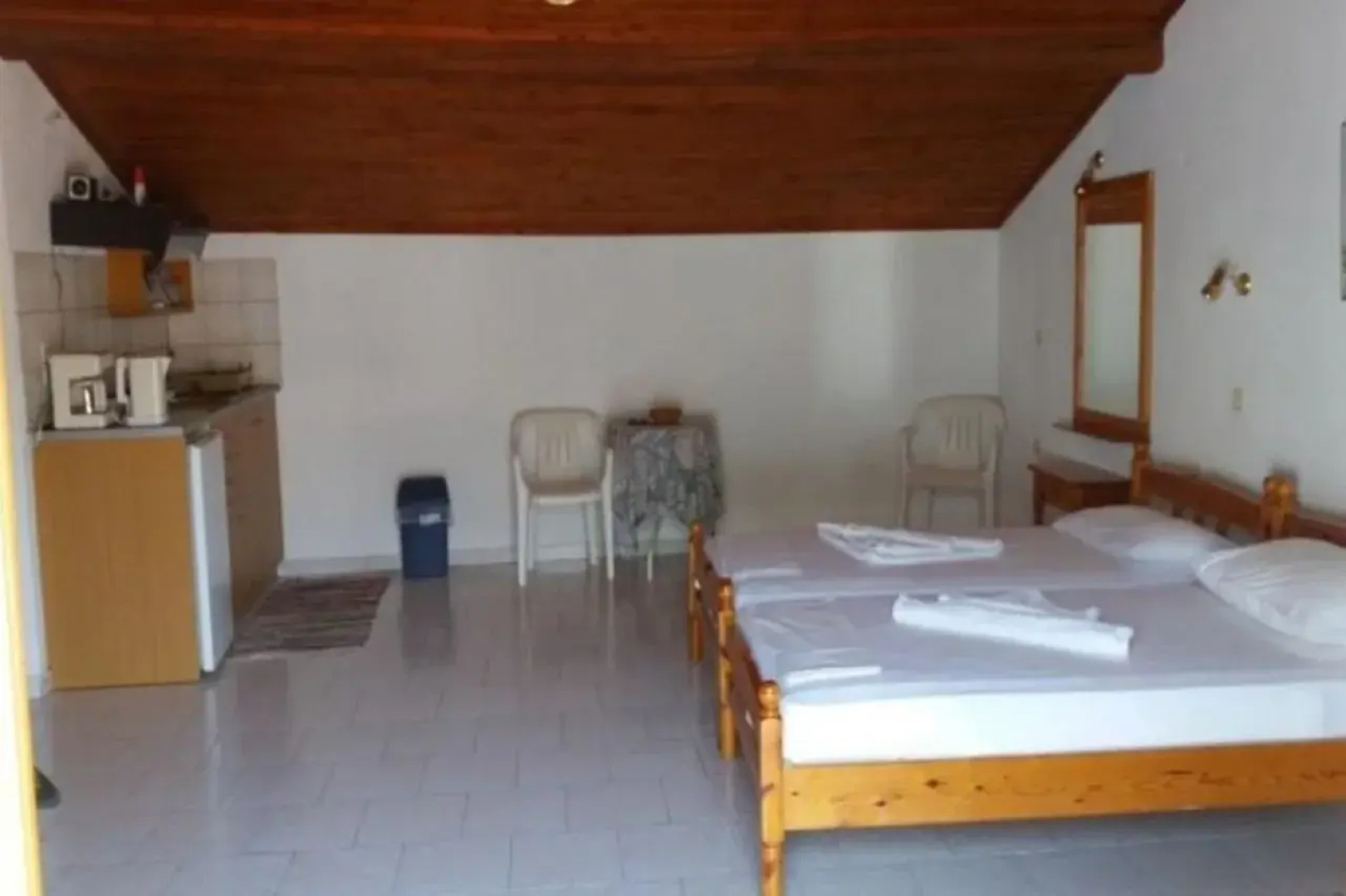 Alekos Rooms and Apartments