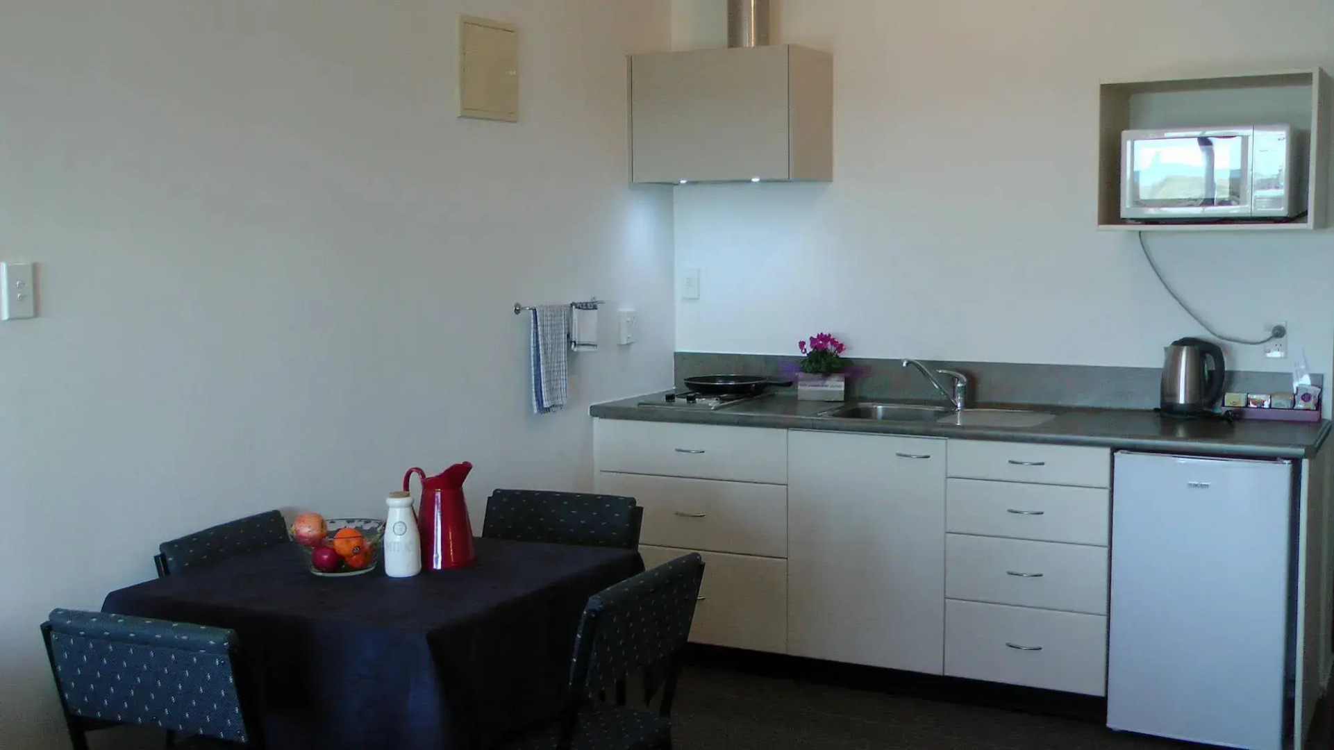 Bailey's At The Beach Motel