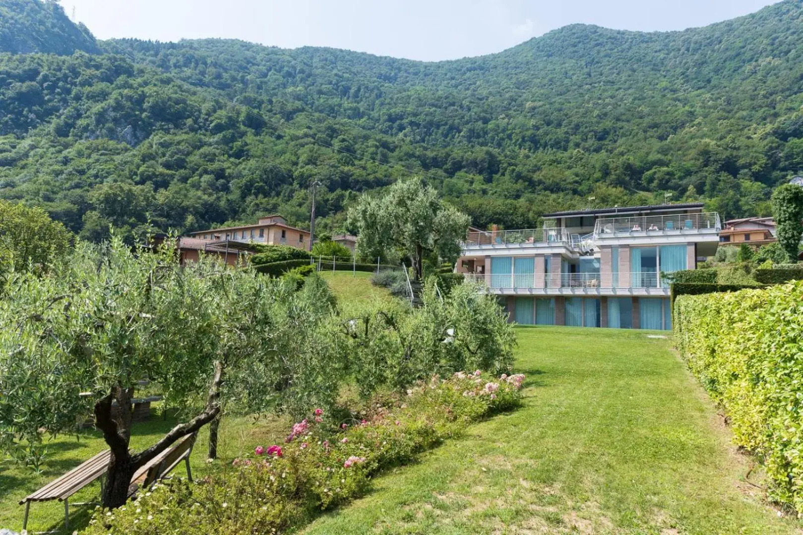 Villa Costanza-Private Seasonal Warm Pool and Sauna- Bellagio Village Residence