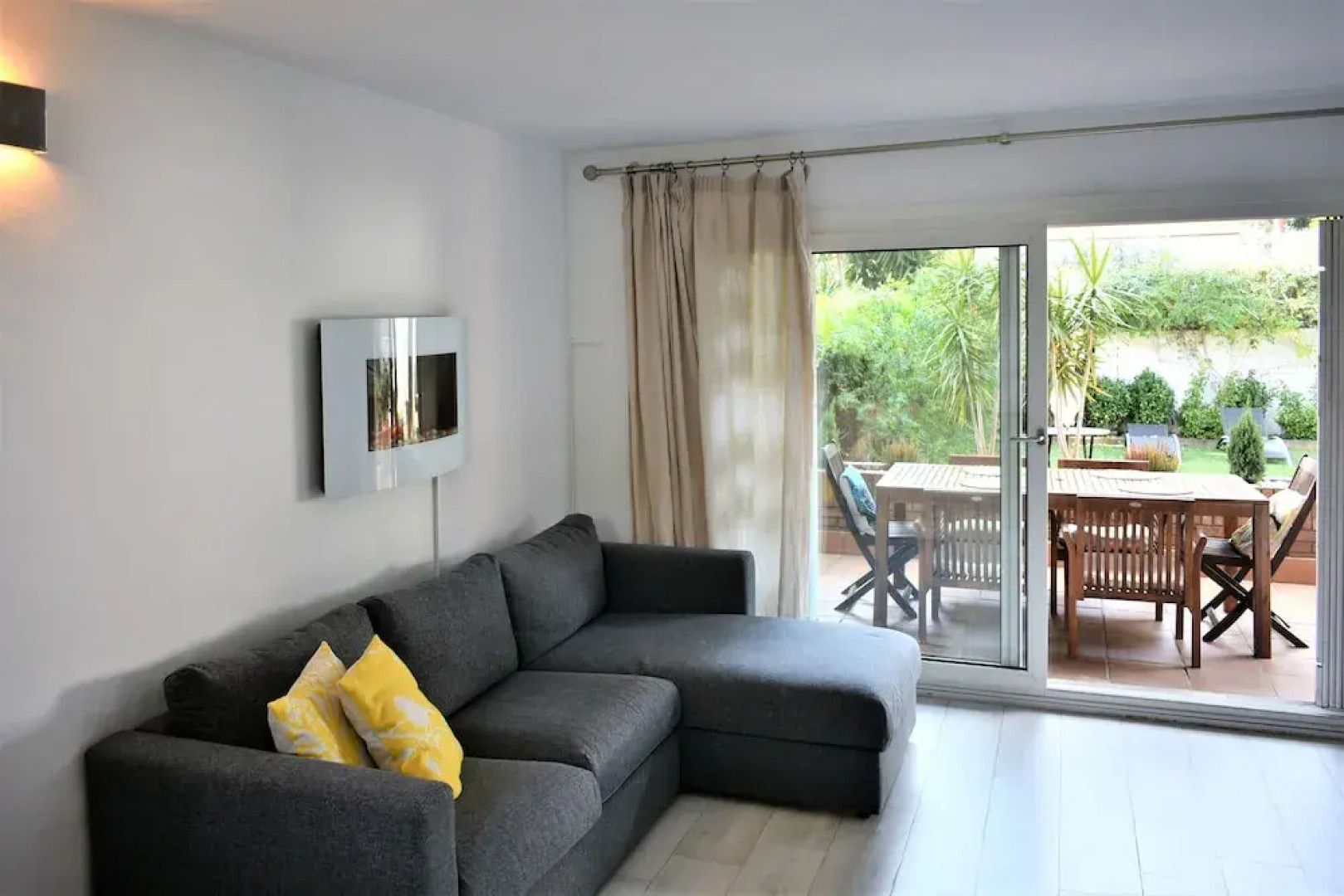 Shikara Be my Guest Castelldefles