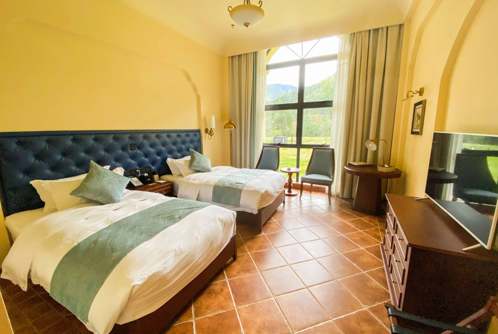 Howard Johnson by Wyndham Yaan Forest Resort
