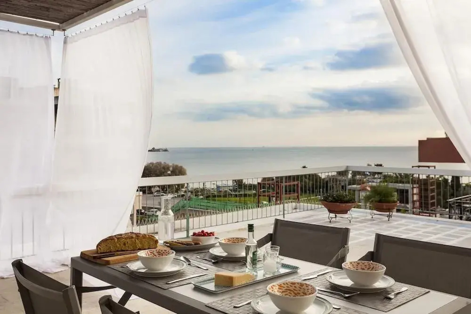 Sea View Beach Penthouse – Athens Coast