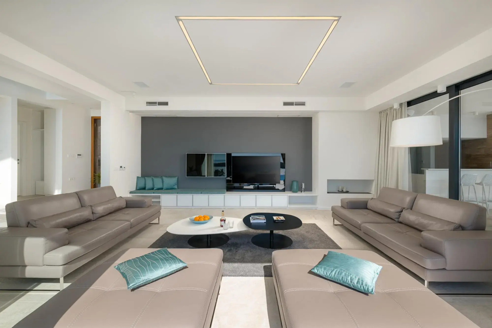 Anabel in Hvar with 4 bedrooms and 4 bathrooms