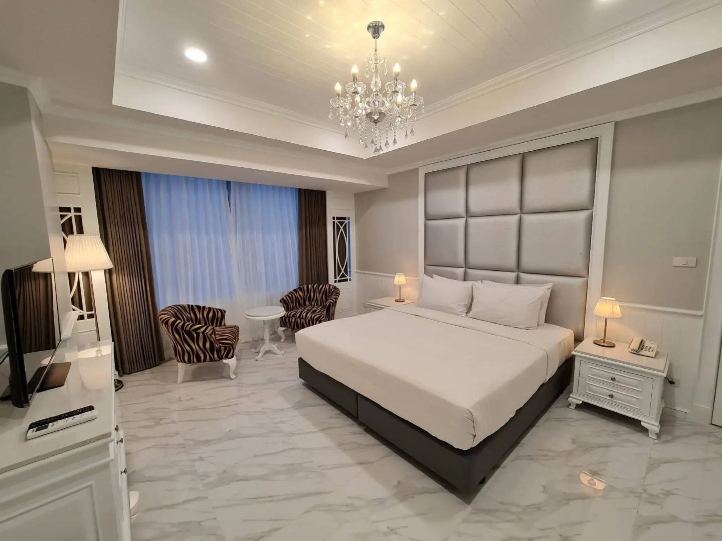 Chaisaeng Palace Hotel