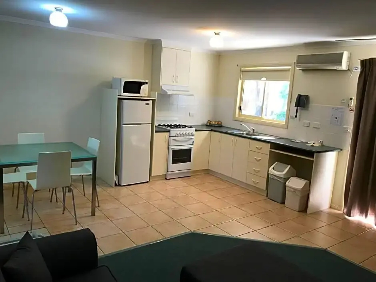 Sportsmans Motor Inn