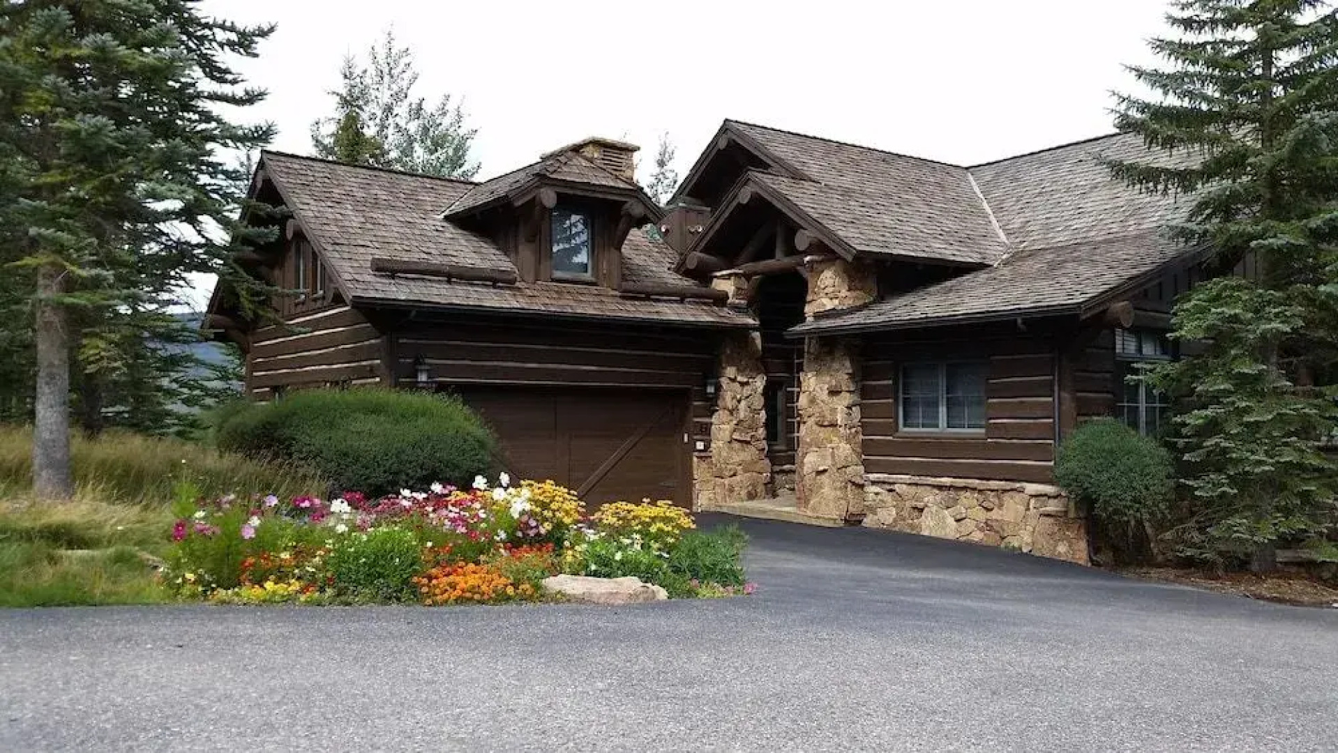 Snowberry by Elevation Accommodations