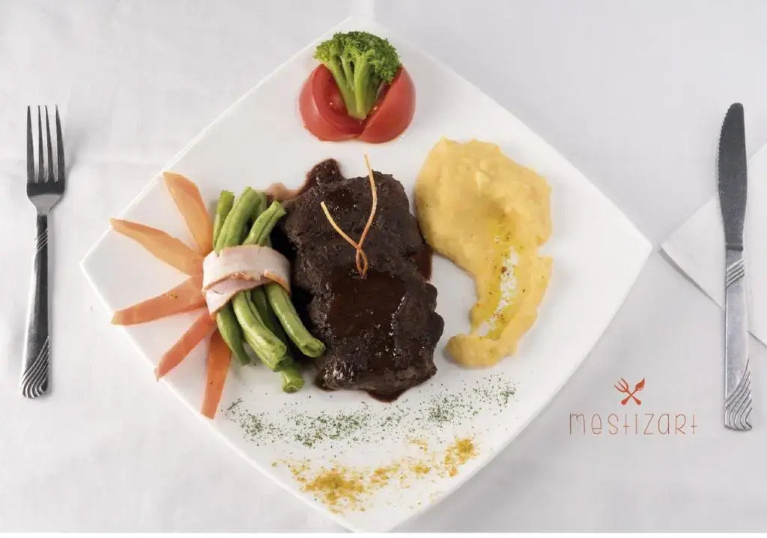 Erupcion Art Hotel & Hostel