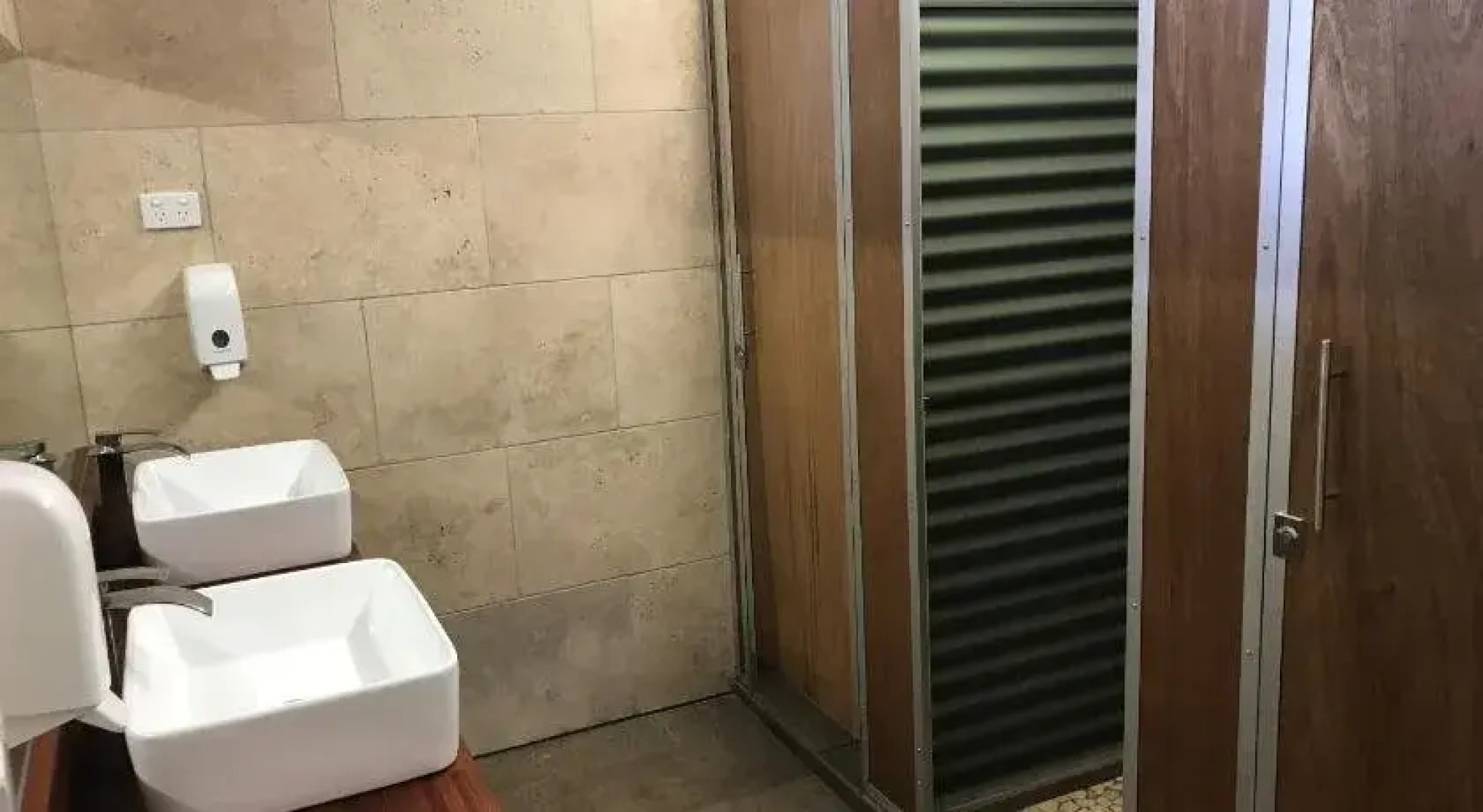 Kimberley Travellers Lodge - Hostel