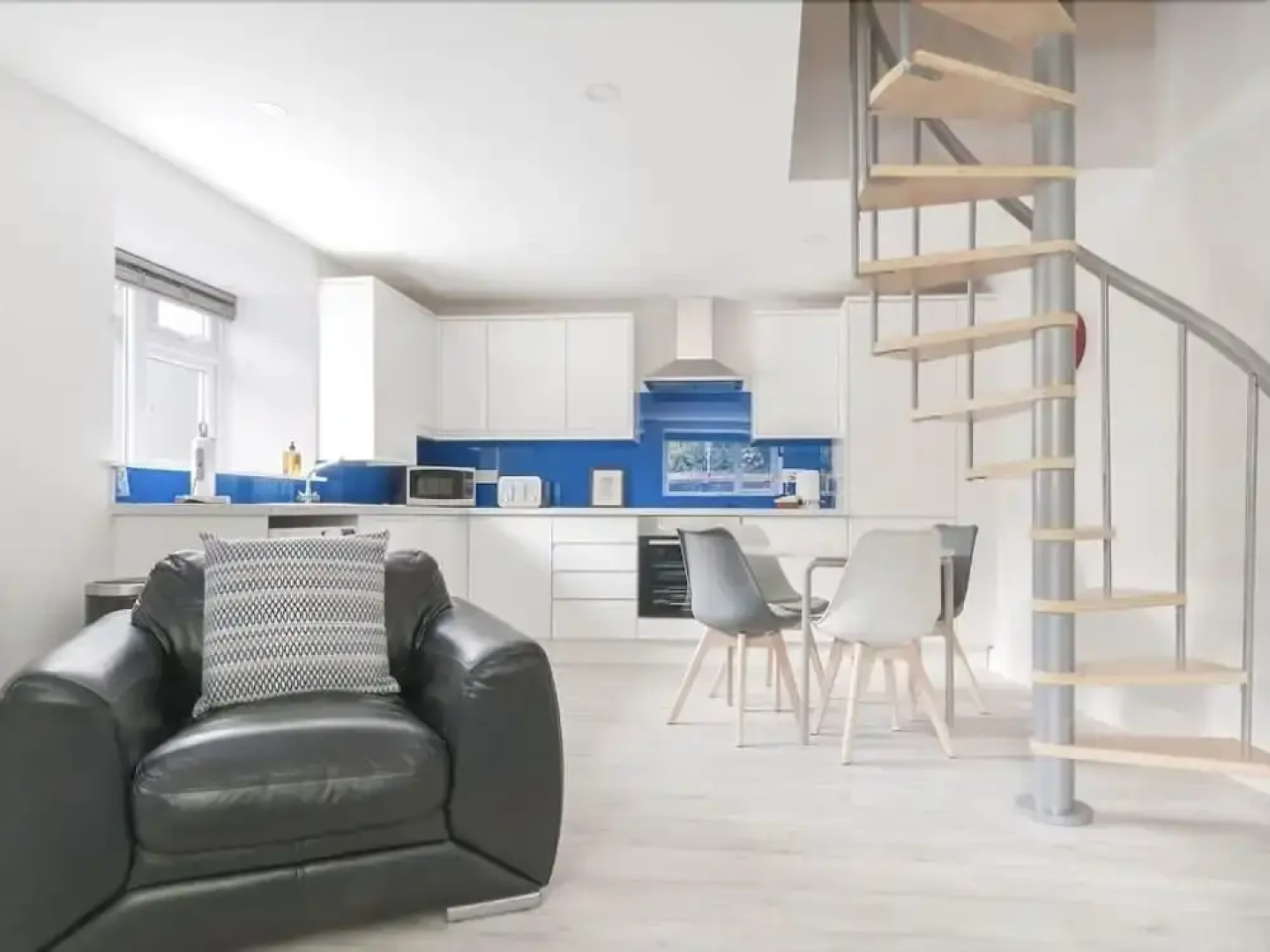 Max & Ben's Apartments