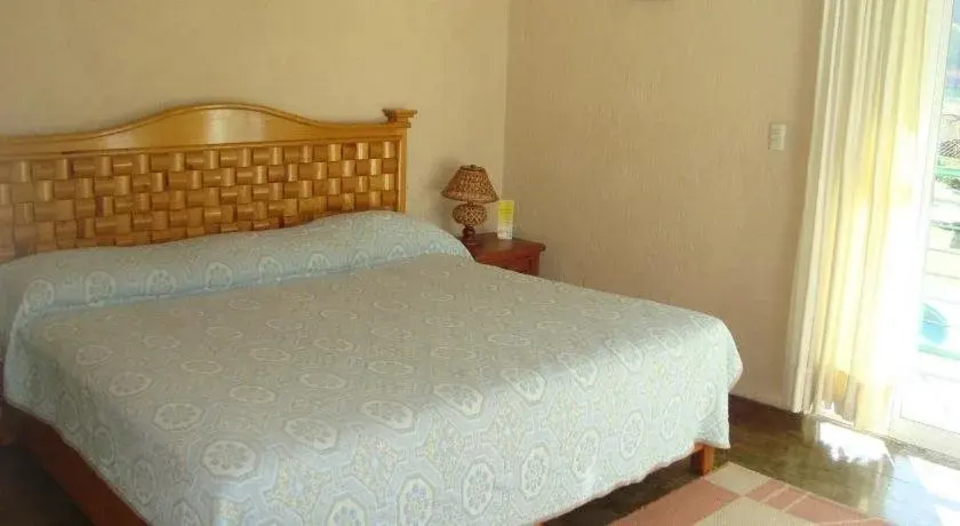 Hotel Brisas del Lago