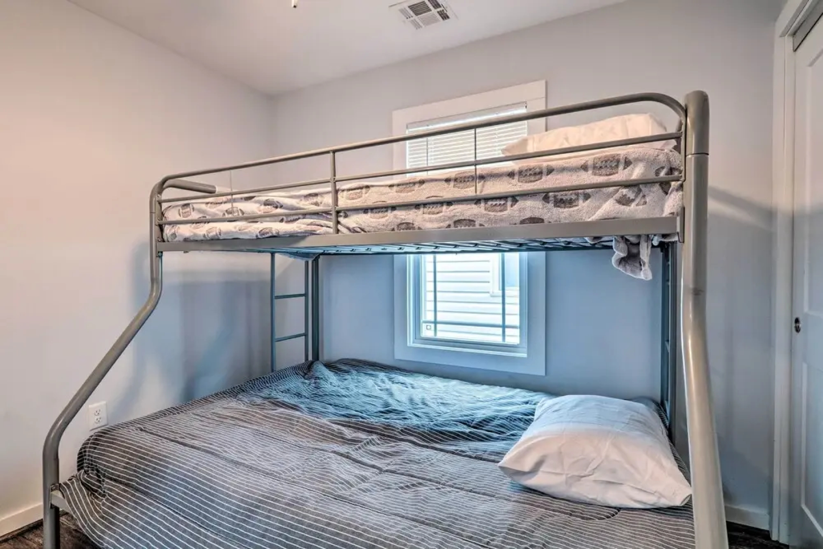 Beach Retreat w/ Bbq, Patio & Outdoor Shower!