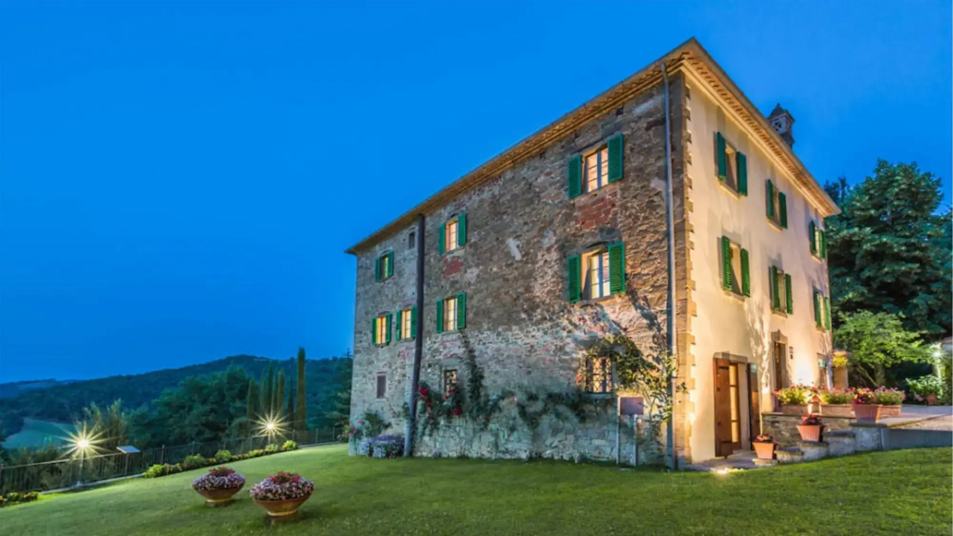 Splendid Villa for 12 Pool Outdoor Jacuzzi 25-hectare Park Hunting Fishing-palazzo Delle Rose