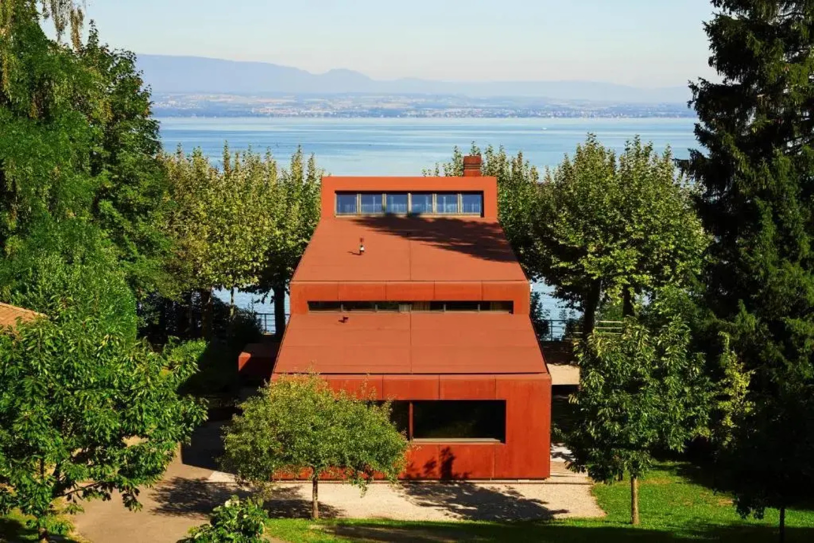 Villa de luxe pieds dans l'eau Otoctone Thonon CASA26