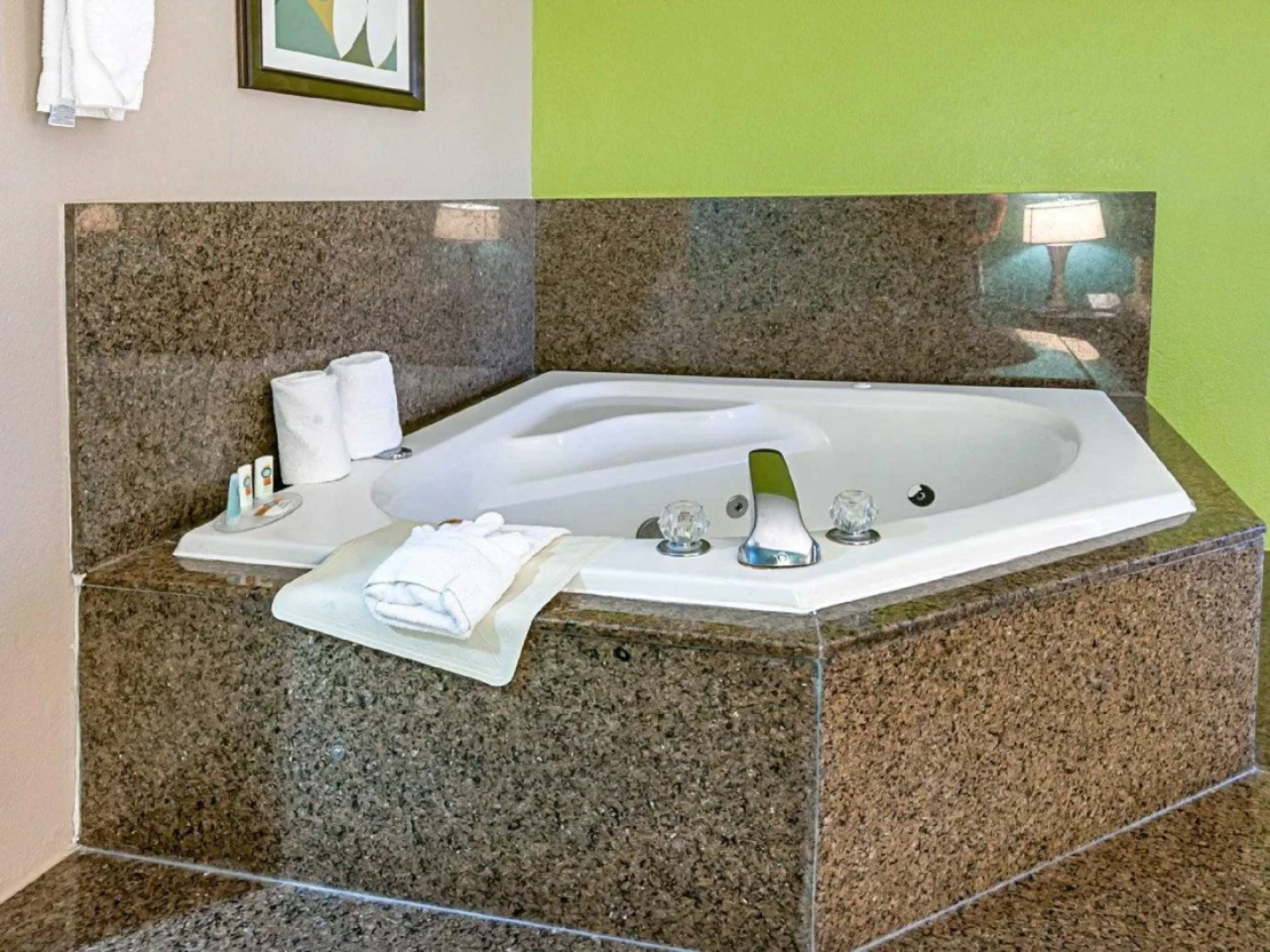Quality Suites Sulphur