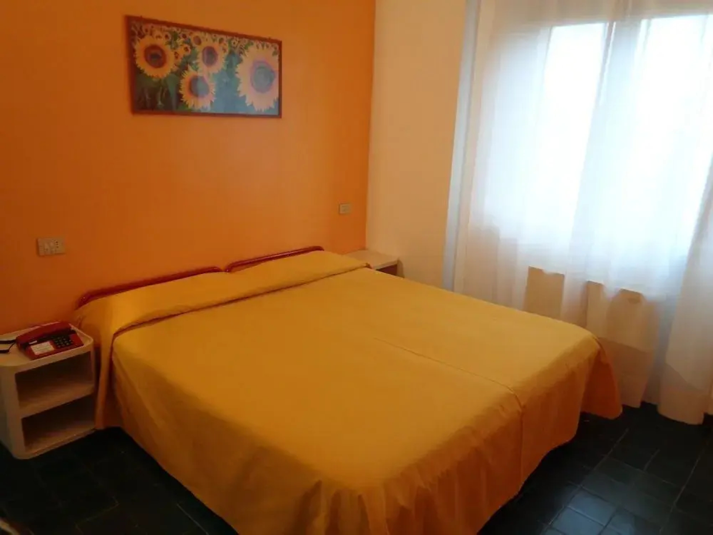 Siris Hotel