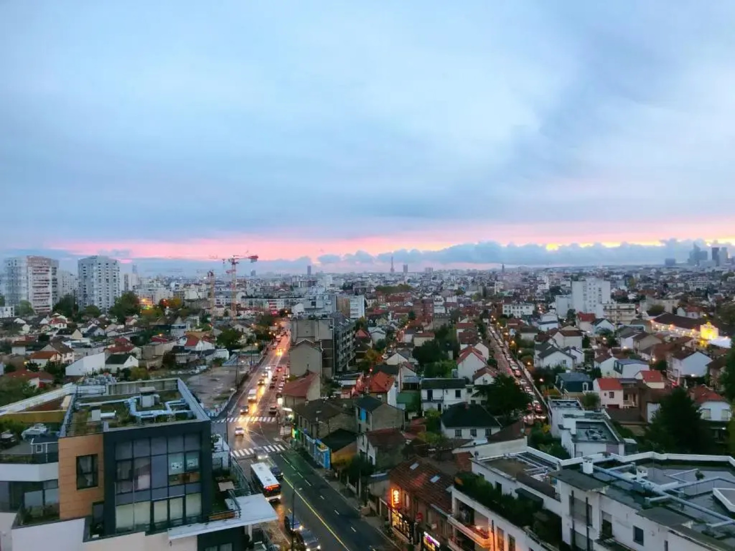 Une chambre chez moi,A guest room in my home,20mins to Paris