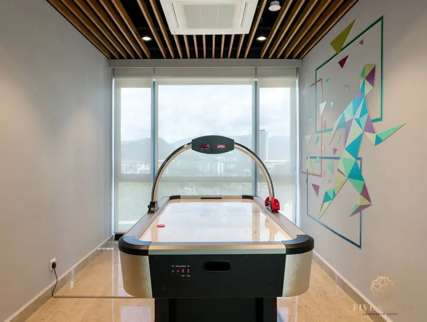 Datum Jelatek Sky Residence KLCC, Five Senses