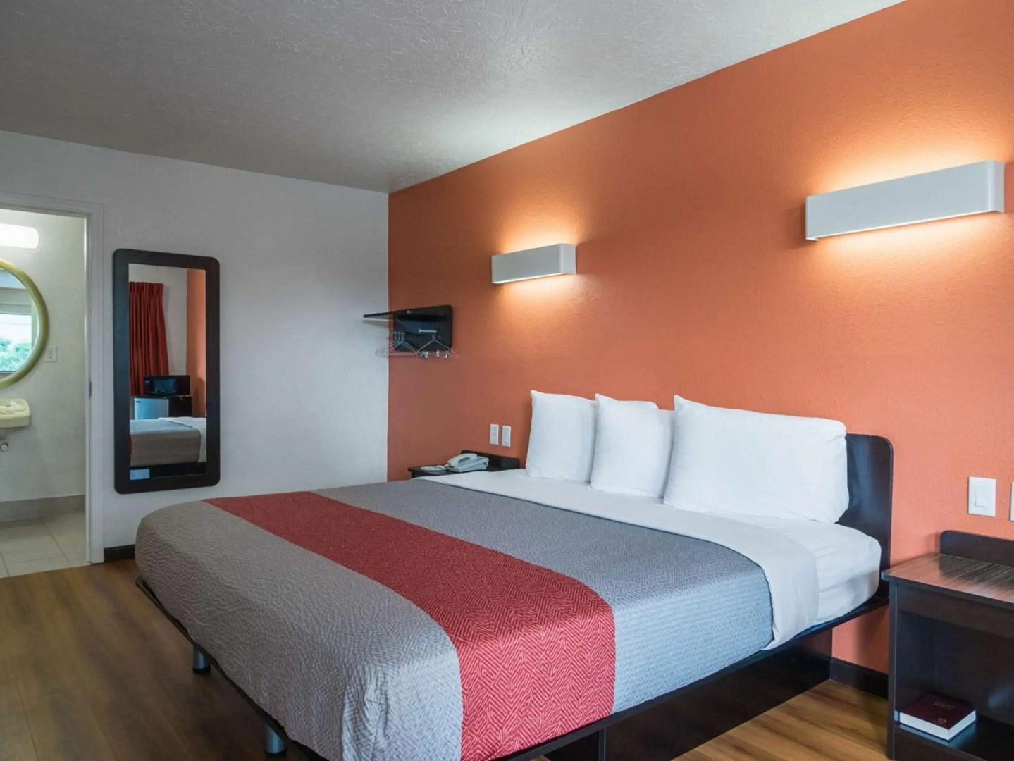 Motel 6 Columbus, OH - OSU