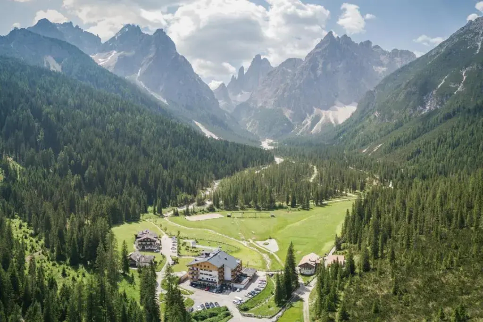 Hotel Dolomitenhof & Chalet Alte Post