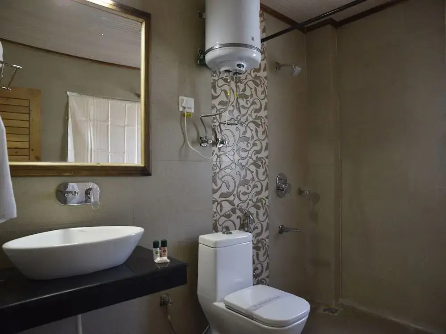 OYO Rooms Apple Orchards Gadherni