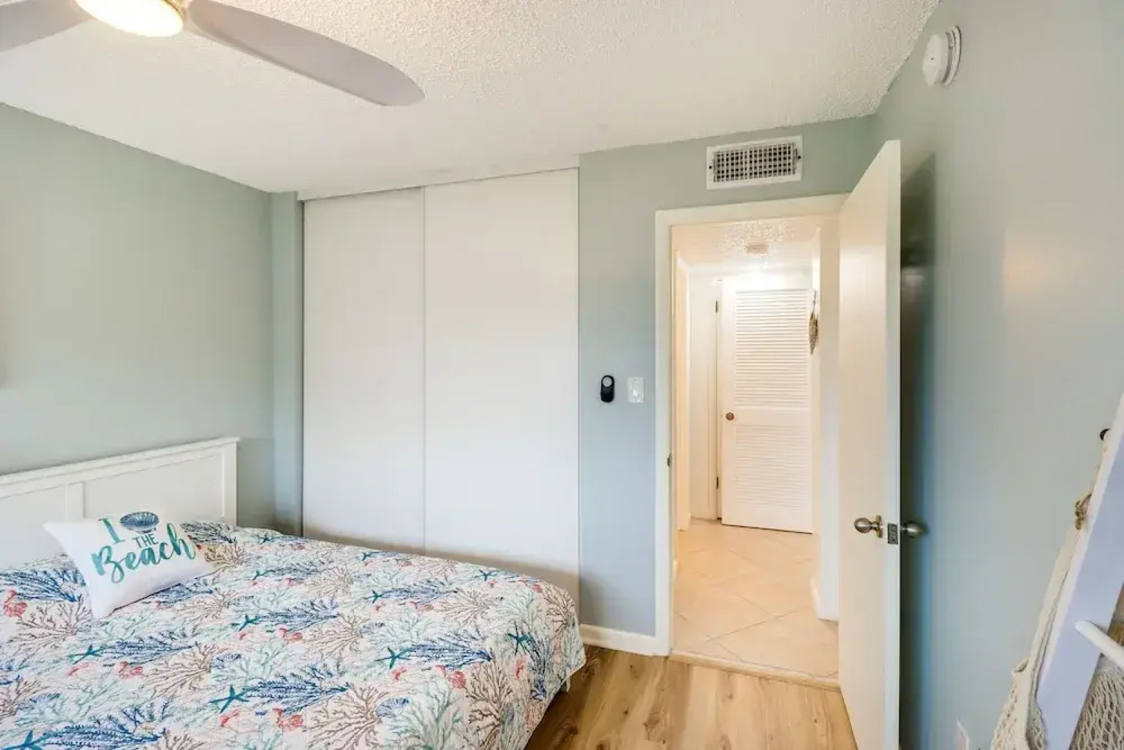 Ocean-view Key Colony Beach Condo w/ Pool Access!