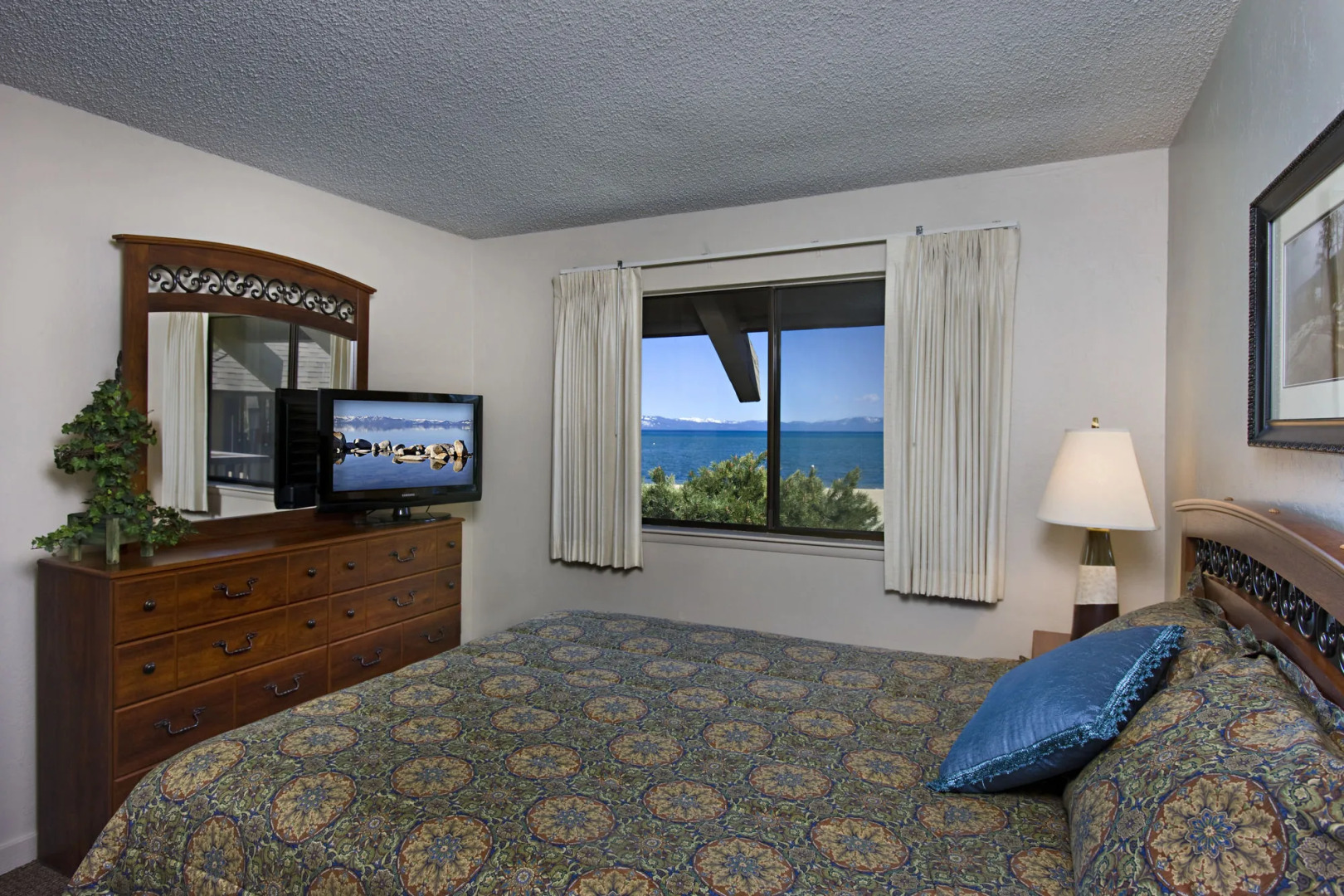 Tahoe Lakeshore Lodge & Spa