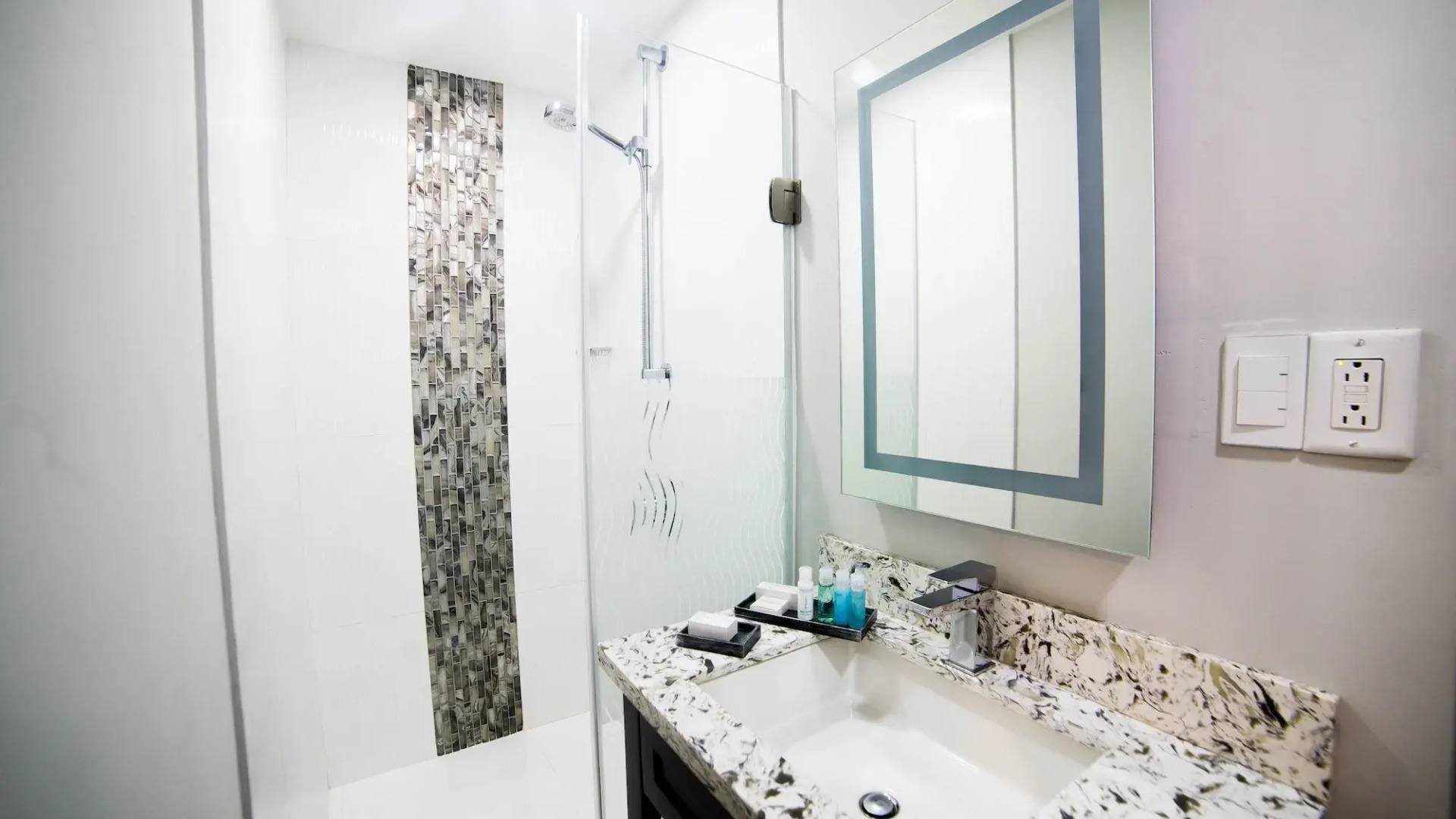 King's Hotel & Residences